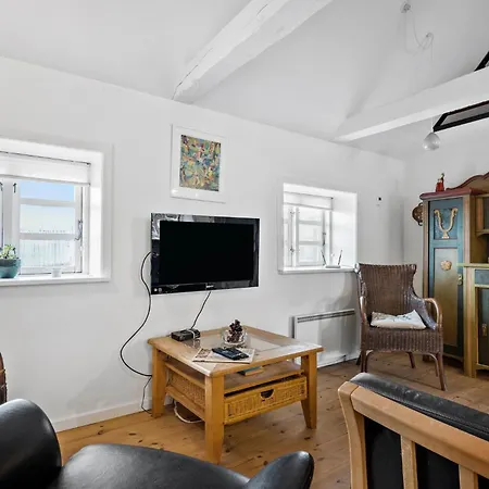 2 Bedroom Amazing In Holiday home Blavand