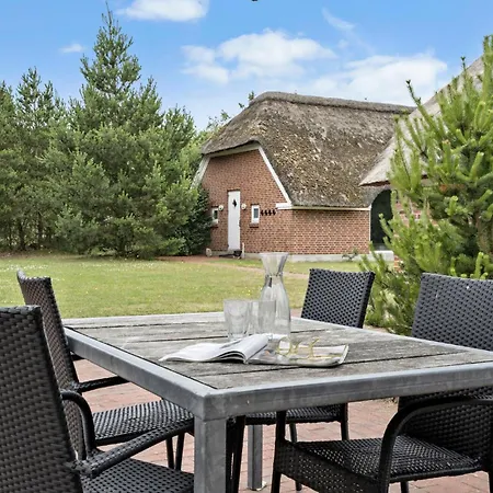 2 Bedroom Amazing In Blåvand